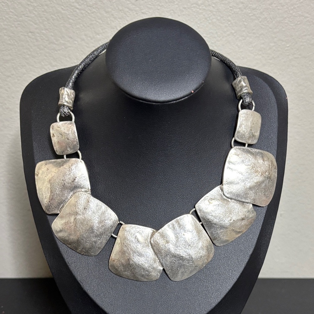 LEONARDIARTE Hammered Geometric Metal Black Animal Leather Luxury NECKLACE​